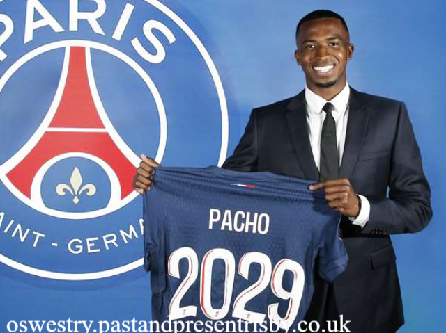 Willian Pacho Yakin PSG Bisa Balas Kekalahan dan Lolos dari Liverpool